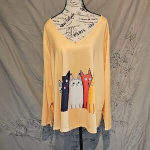 Source Unknown Pale Yellow V-Neck Long Sleeve Tee with Multicolor Cat Graphic